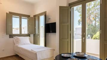 Apartment | Premium bedding, free cribs/infant beds, free WiFi, bed sheets