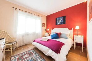 5 Schlafzimmer, Zimmersafe, Bügeleisen/Bügelbrett, Reisekinderbett