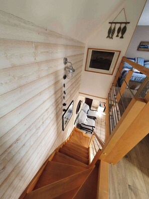 2 bedrooms, desk, iron/ironing board, travel cot