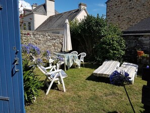 Outdoor dining - Rent fisherman house - garden - Pont-L'Abbé (Capital Pays bigouden) 10'' beaches (Pont-l'Abbé)