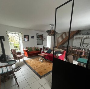 Smart-TV, bøker og PC-skjermer