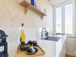 Kühlschrank, Mikrowelle, Geschirrspüler