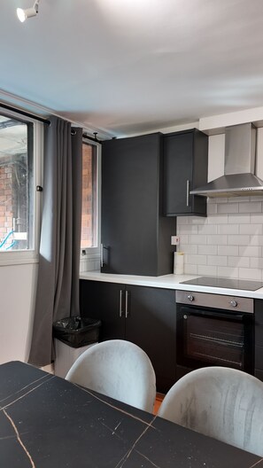 Mikrowelle, Ofen, Herdplatte, Geschirrspüler