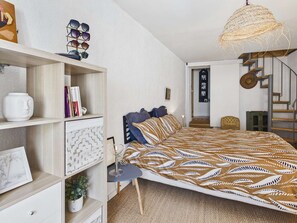 3 bedrooms, WiFi (free) - Village house in Marseillan with elevator and rooftop terrace (Marseillan)