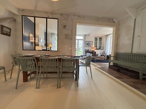 Dining - Charming 6-room house, private courtyard, near beach (Saint-Martin-de-Ré)
