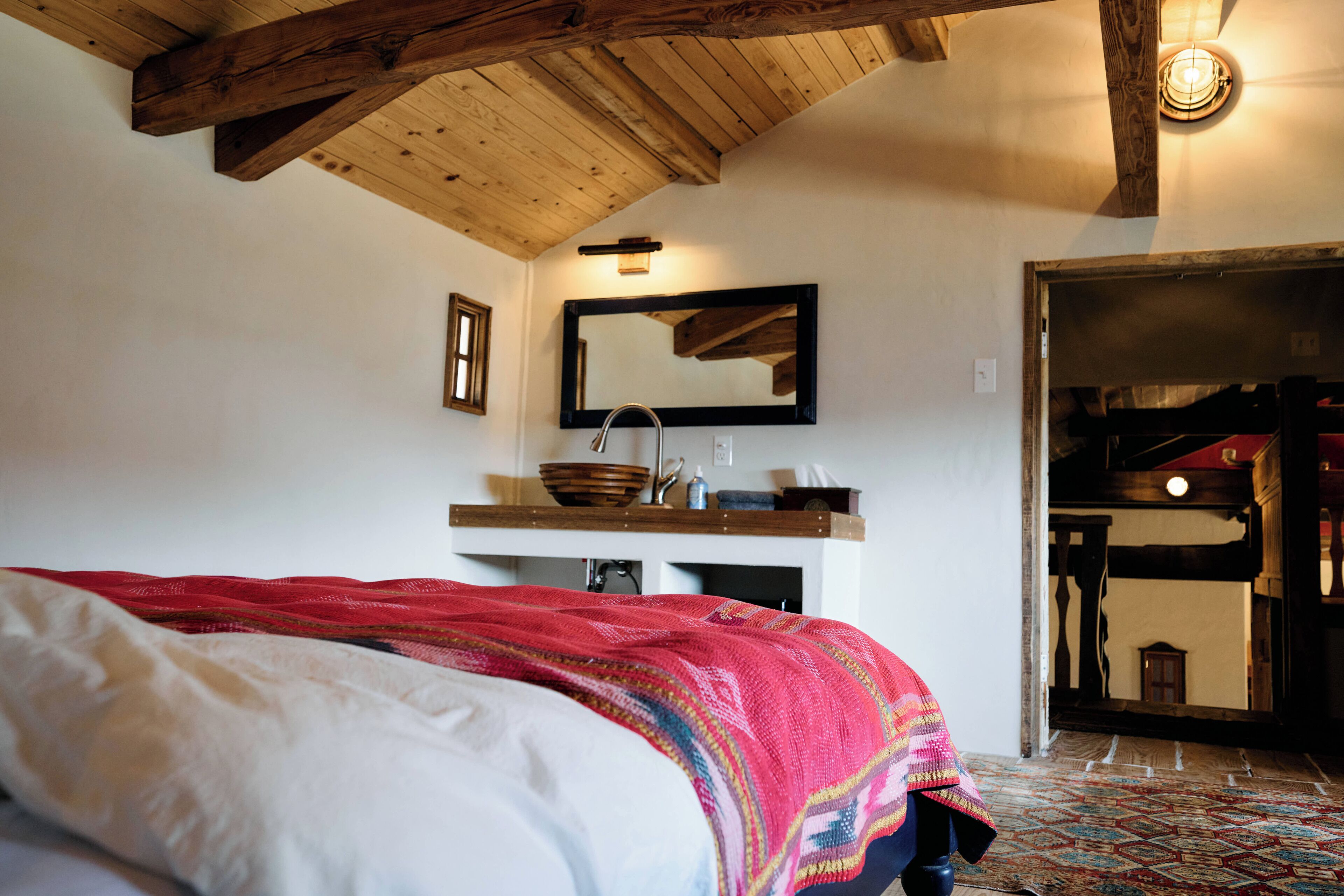 2 bedrooms, iron/ironing board, travel crib, free WiFi