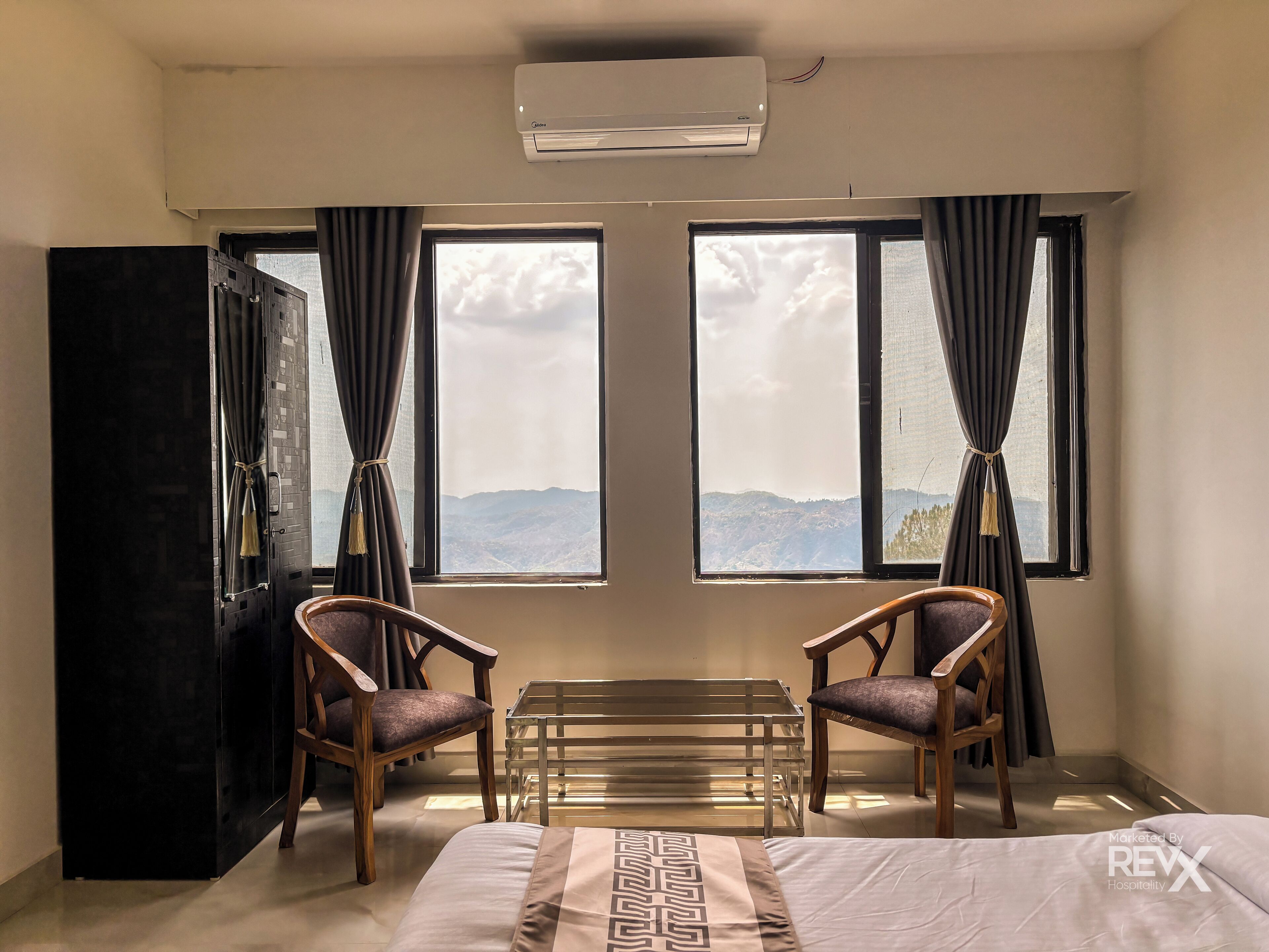 Chambre Quadruple Familiale, balcon | Bureau, Wi-Fi gratuit, draps fournis