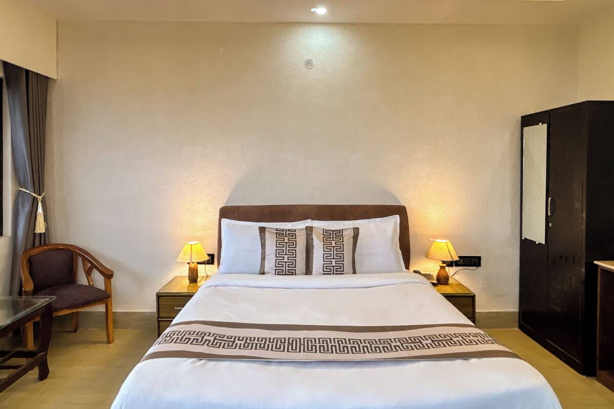 Chambre Double Standard, balcon | 1 chambre, bureau, Wi-Fi gratuit, draps fournis