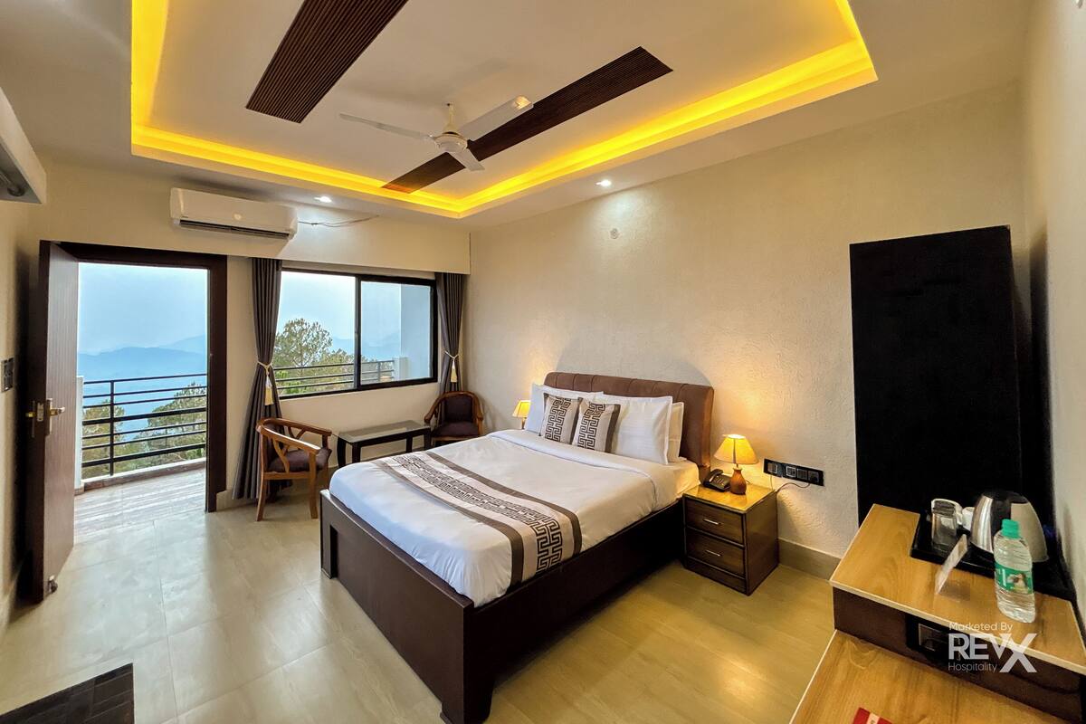 Superior Double Room, Balcony | 1 bedroom, desk, free WiFi, bed sheets