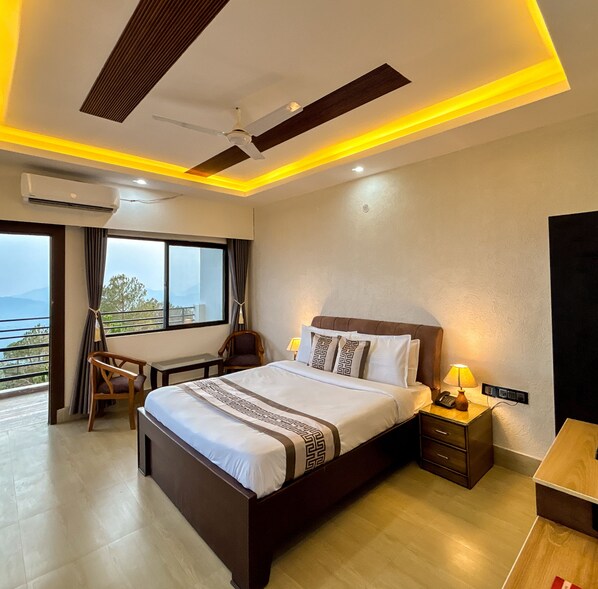 Superior Double Room, Balcony | Desk, free WiFi, bed sheets - Winterline Gold Resort (Lansdowne)
