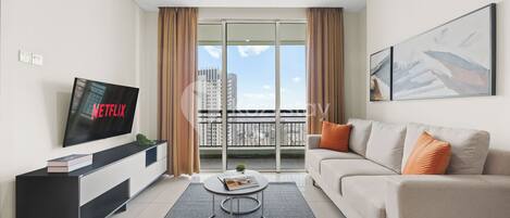 Apartment, 3 Bedrooms, City View | Living area