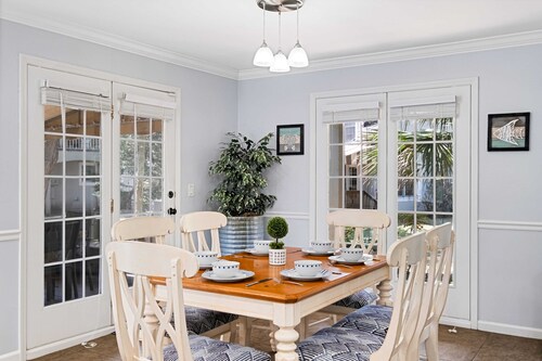215 Evian: Shipyard Villa. 2 Bedrooms. Sleeps 7. Pet Friendly