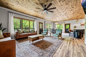 Unclassified image, 5 of 67, button