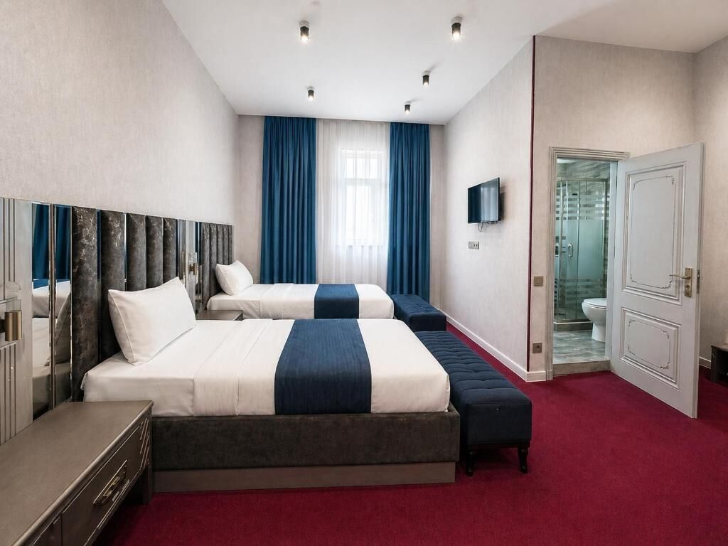 Phòng đôi Tiêu chuẩn, quang cảnh thành phố | Bộ đồ giường kháng dị ứng, minibar, két bảo mật tại phòng, bàn 