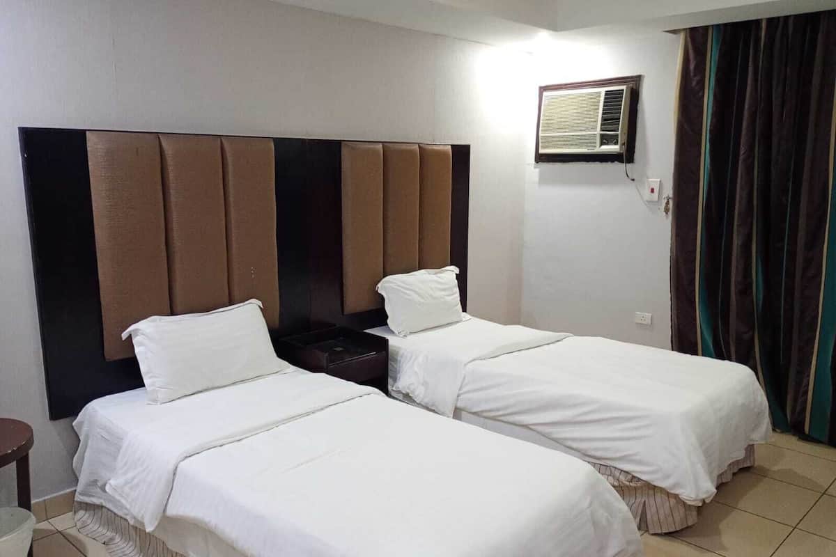 2 bedrooms, iron/ironing board, free WiFi