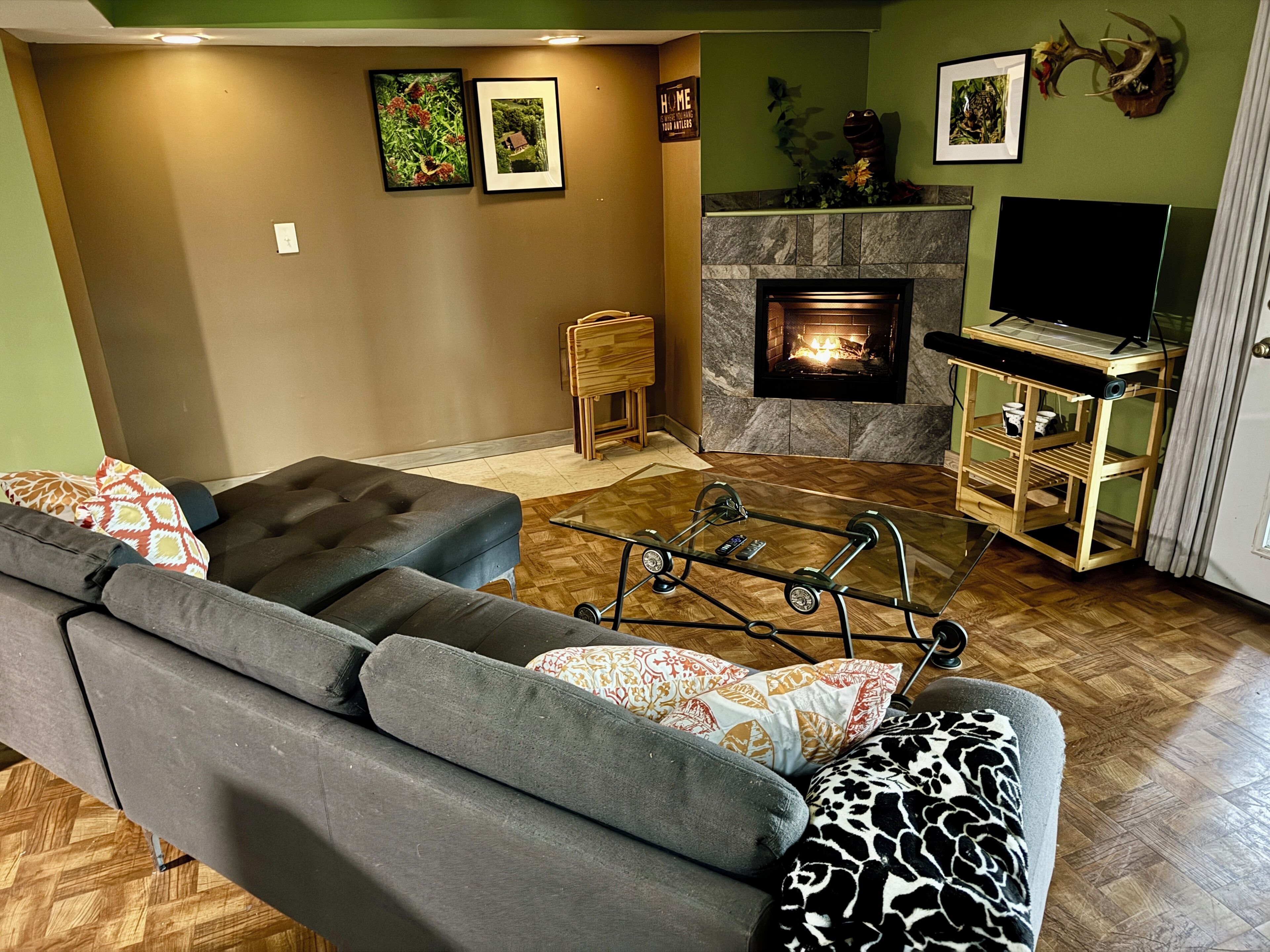 Smart TV, fireplace