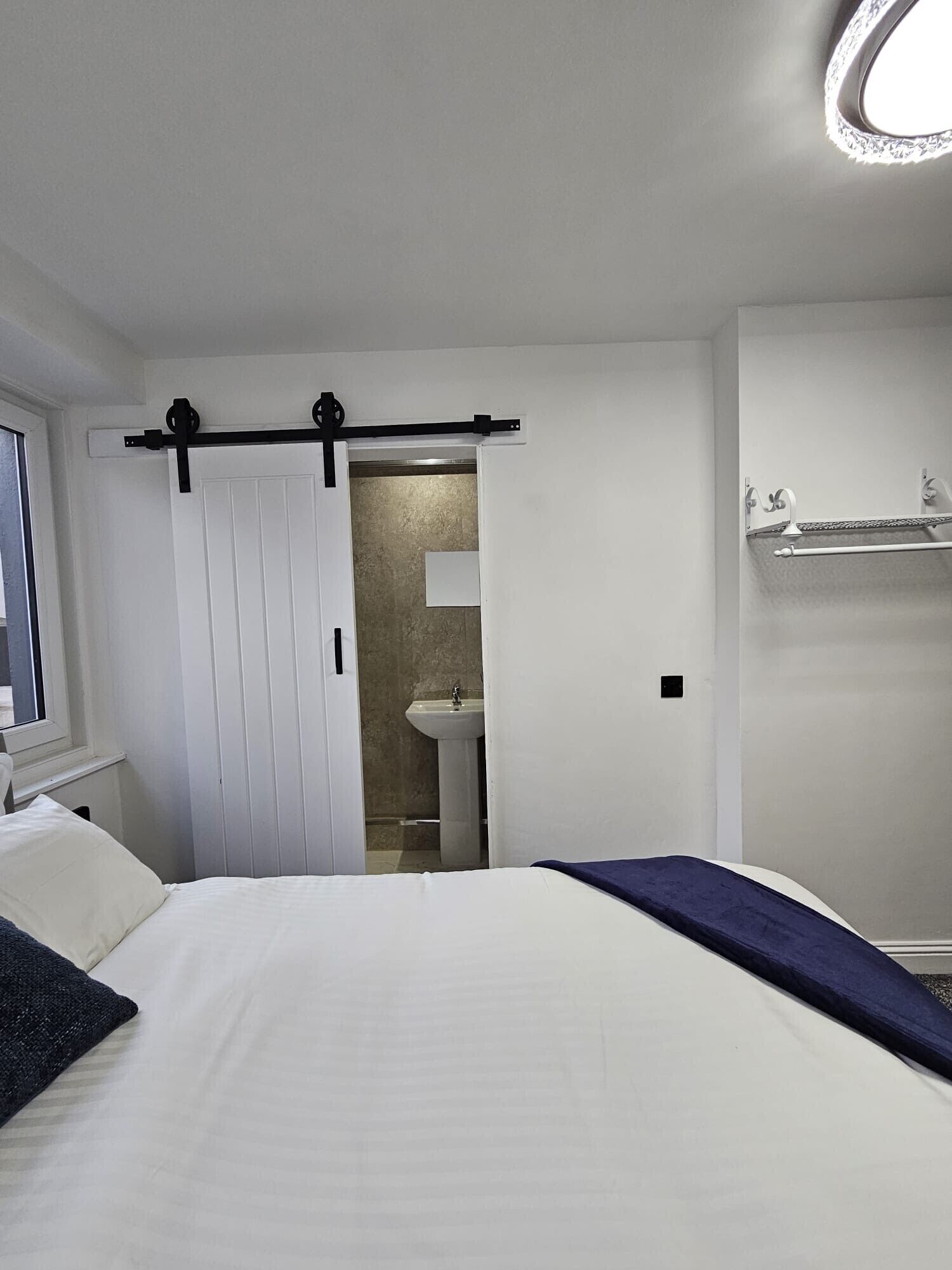 12 多间卧室、熨斗/熨衣板、WiFi、床单