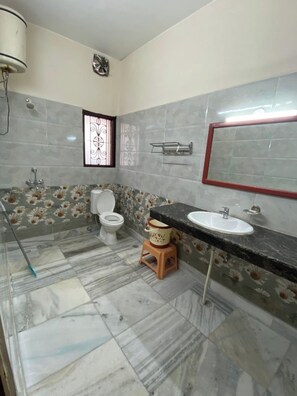 Douche, serviettes fournies