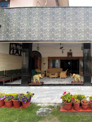 Fachada de la propiedad