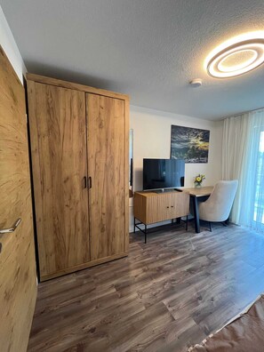 Flat-screen TV - Pension Andelsen (Ueberlingen)