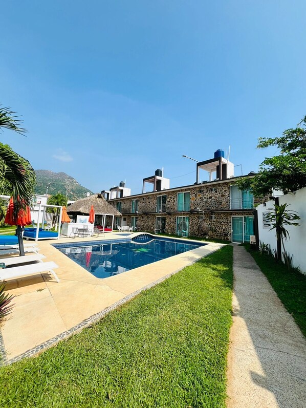 Front of property - Hotel Stone (Acapulco)