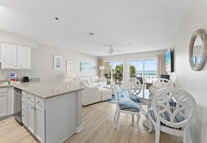 Smart TV - Windancer 209. Gulf Front Condo, Free Beach Service, Pool, Grill, Sugar Sand! (Miramar Beach)