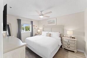 1 bedroom, iron/ironing board, free WiFi, bed sheets - Windancer 209. Gulf Front Condo, Free Beach Service, Pool, Grill, Sugar Sand! (Miramar Beach)