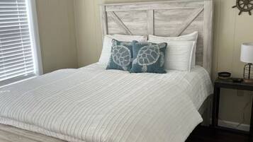 1 bedroom, iron/ironing board, WiFi (free), bed sheets