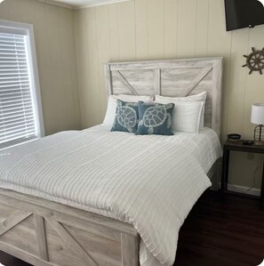 1 bedroom, WiFi, bed sheets - 1st Floor Direct Bayfront 1 bedroom Updated Condo with pool overlooking the bay! (Ocean City)