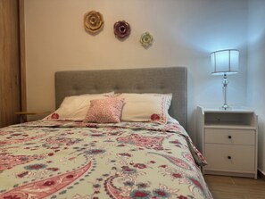 1 多间卧室、熨斗/熨衣板、WiFi、床单