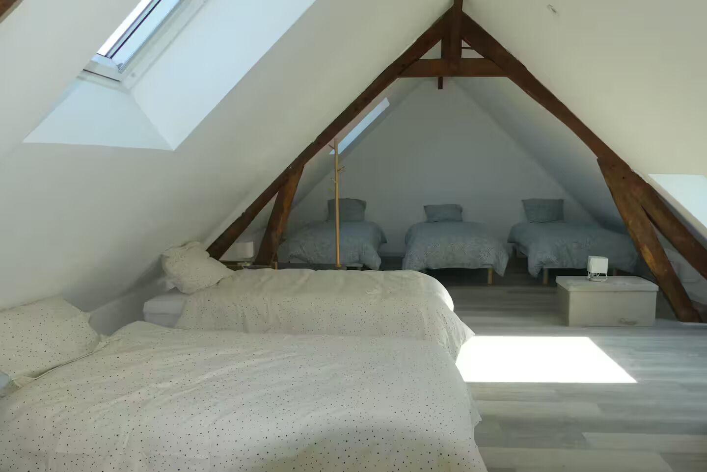 5 多间卧室、熨斗/熨衣板、WiFi、床单