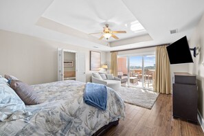 4 bedrooms, WiFi, bed sheets - 4 pools/2 Hot Tubs with gym and private beach with Boat (Santa Rosa Beach)