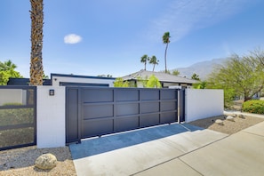 House (4 Bedrooms) | Interior - Mtn Views & Outdoor Oasis: Palm Springs Getaway (Palm Springs)