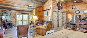 Couple's Retreat: Mtn-view Cabin in Blue Ridge!