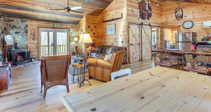 Couple's Retreat: Mtn-view Cabin in Blue Ridge!