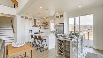 Rumah (6 Bedrooms) | Interior