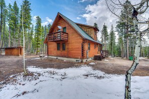 Interior - 4 Mi to Rmnp: Allenspark Cabin w/ Wraparound Deck! (Allenspark)