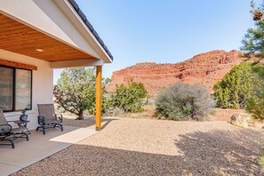 House (3 Bedrooms) | Interior - Stunning Red Rock Views! Kanab Home By Natl Parks (Kanab)
