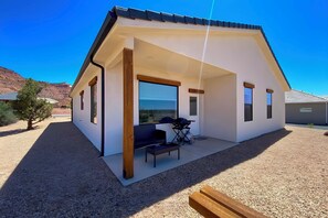 House (3 Bedrooms) | Interior - Stunning Red Rock Views! Kanab Home By Natl Parks (Kanab)