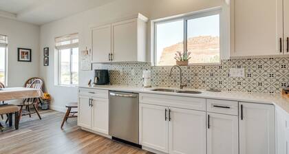 'wish You Were Here' - Kanab Getaway w/ Mtn Views!