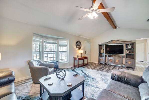 House (3 Bedrooms) | Interior