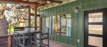 Cowboy Casita I Downtown, Waterfront