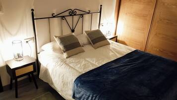 2 bedrooms, iron/ironing board, travel crib, free WiFi