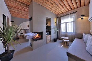 Junior Suite | Living area | TV, heated floors, computer monitors, printers - Simurg Cave House (Urgup)