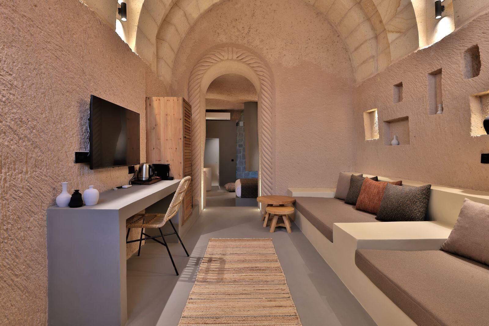 Elite Suite | In-room safe, individually decorated, individually furnished, desk