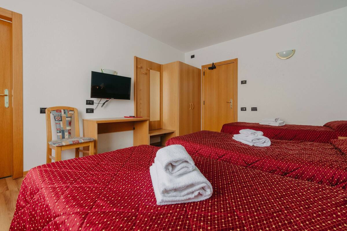 Classic Triple Room | Free WiFi