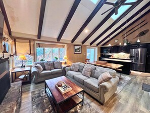 Smart TV, fireplace - Spacious 4bd 2ba condo- near Sugar's Golf and Tennis (Sugar Mountain)