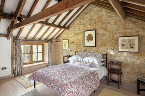 3 عدّة غرف نوم ومكواة/لوح كي وسرير سفر وواي فاي