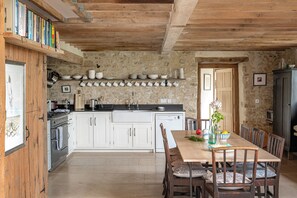 High chair - Spacious and beautifully converted 18th century stone barn.  Pet-friendly! (Lullington)