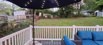 Relaxing Getaway w/outdoor fire pit ,Outdoor deck, game room and near Airport